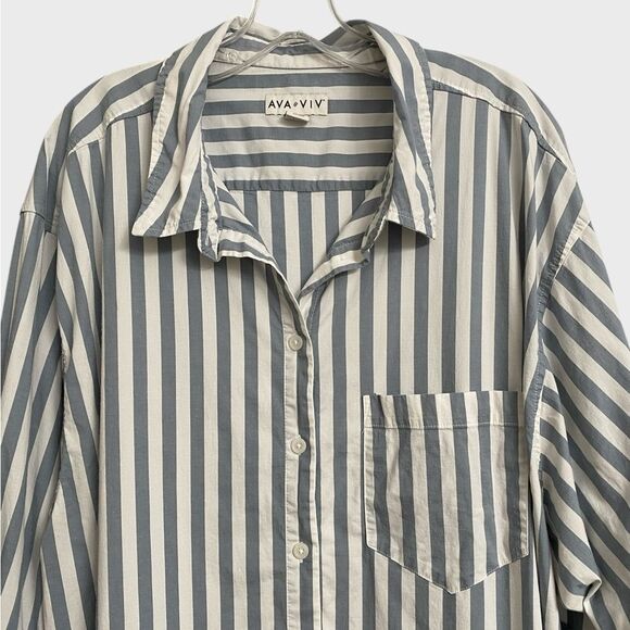 Ava & Viv Striped Button Up Shirt Women's Size 1X Grey White Collared Pocket - Picture 2 of 16